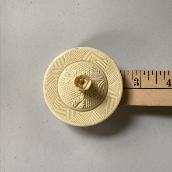 Vintage: Faux Ivory Rose & Lattice Holder ~ Cocktail Forks. - Picture 5 of 12